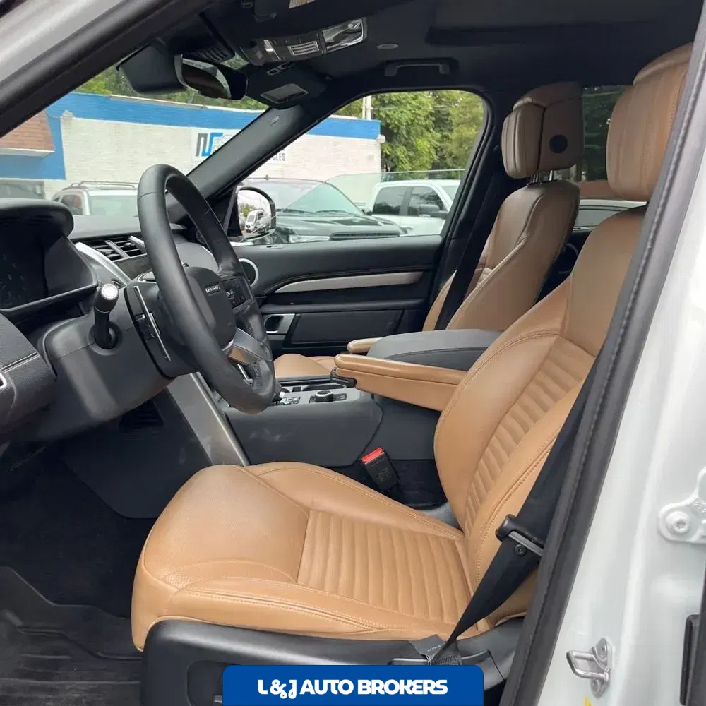 2024 Land Rover Discovery Dynamic SE P360