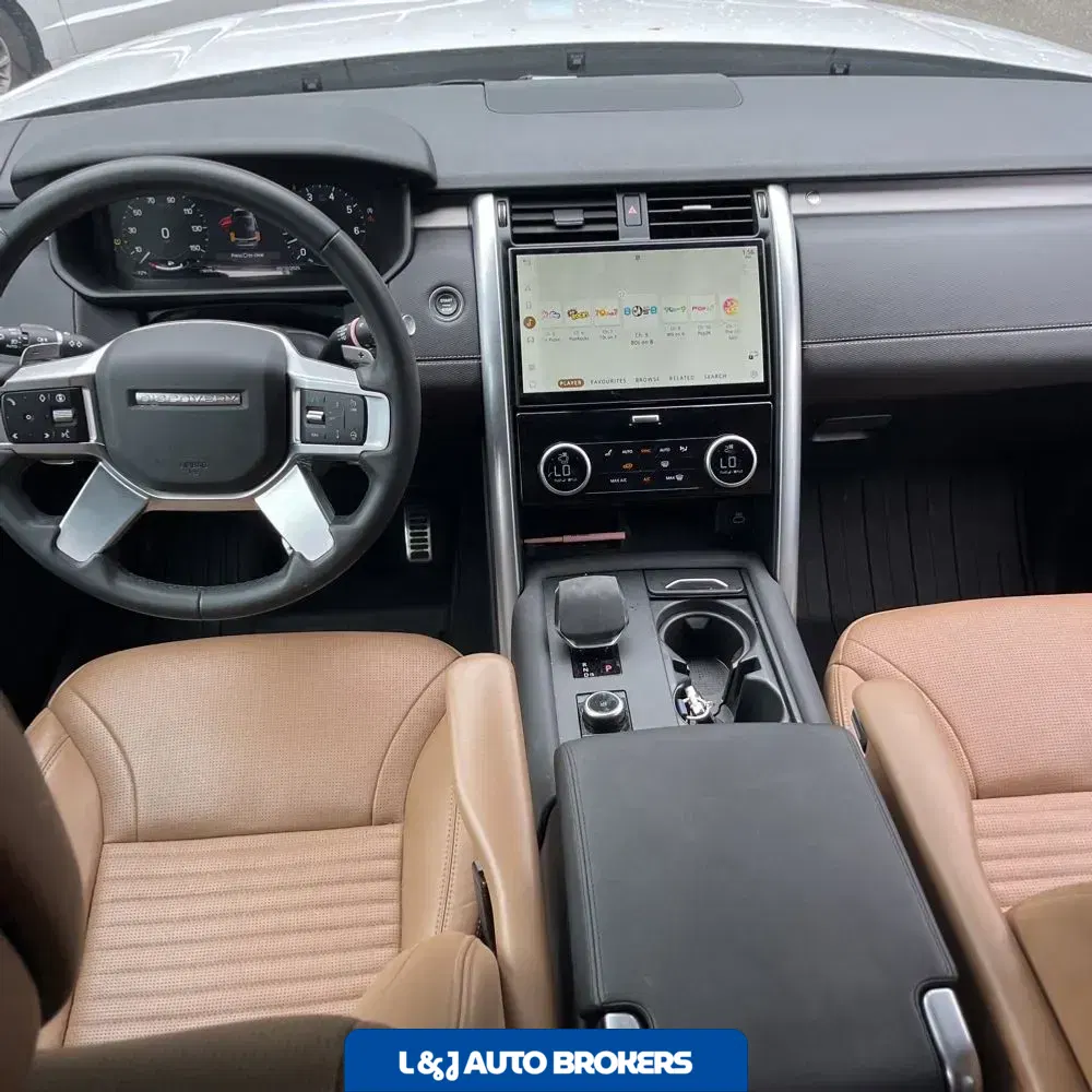 2024 Land Rover Discovery Dynamic SE P360