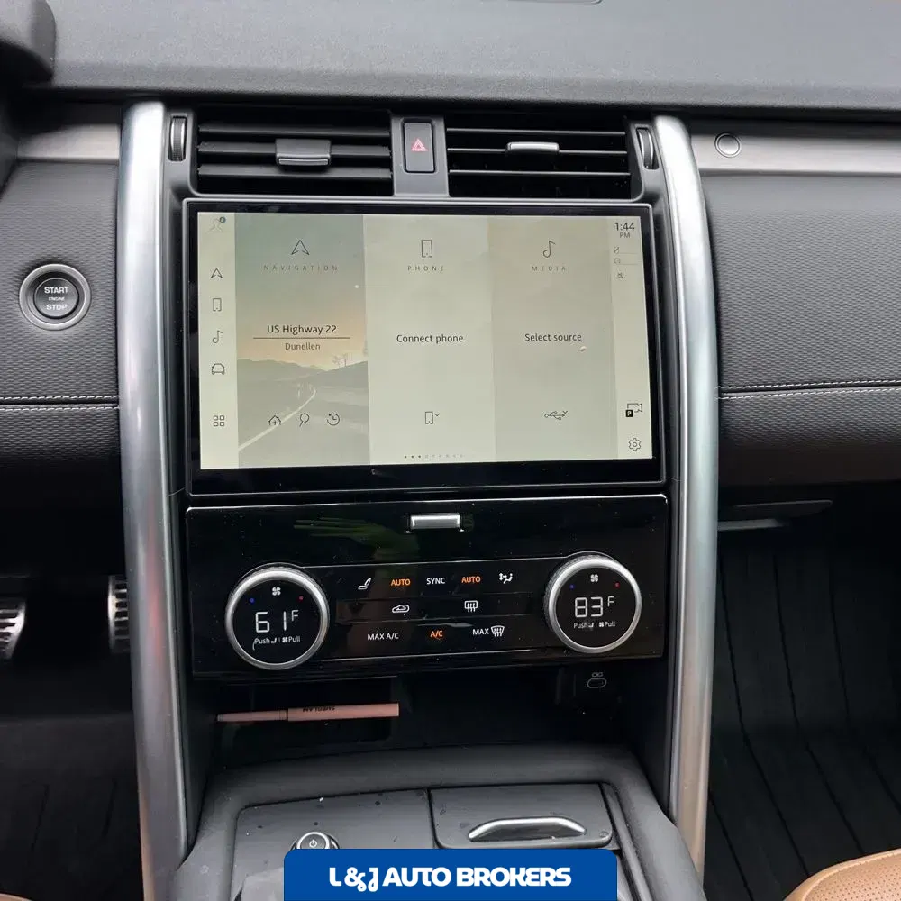 2024 Land Rover Discovery Dynamic SE P360