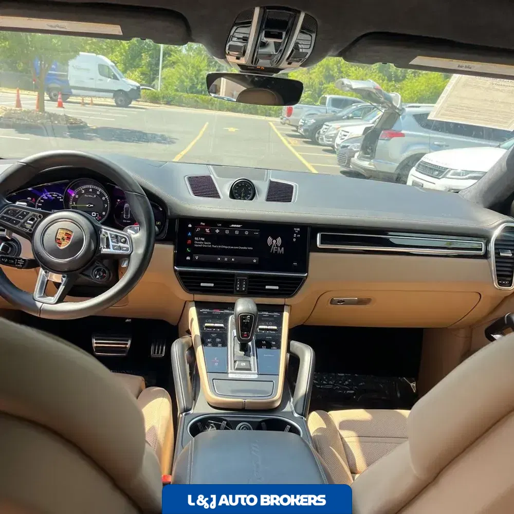 2022 Porsche Cayenne Turbo S E-Hybrid Coupe