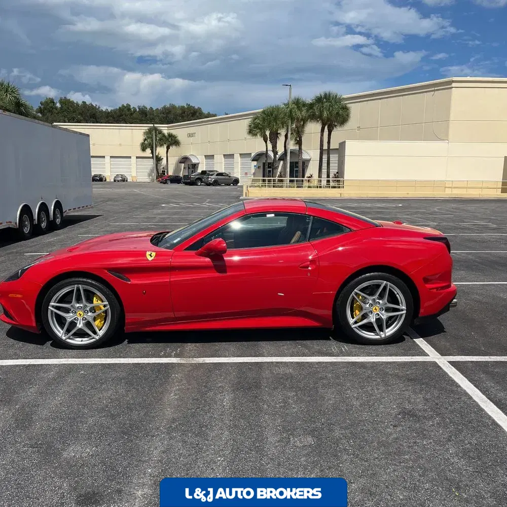 2016 Ferrari California T Base