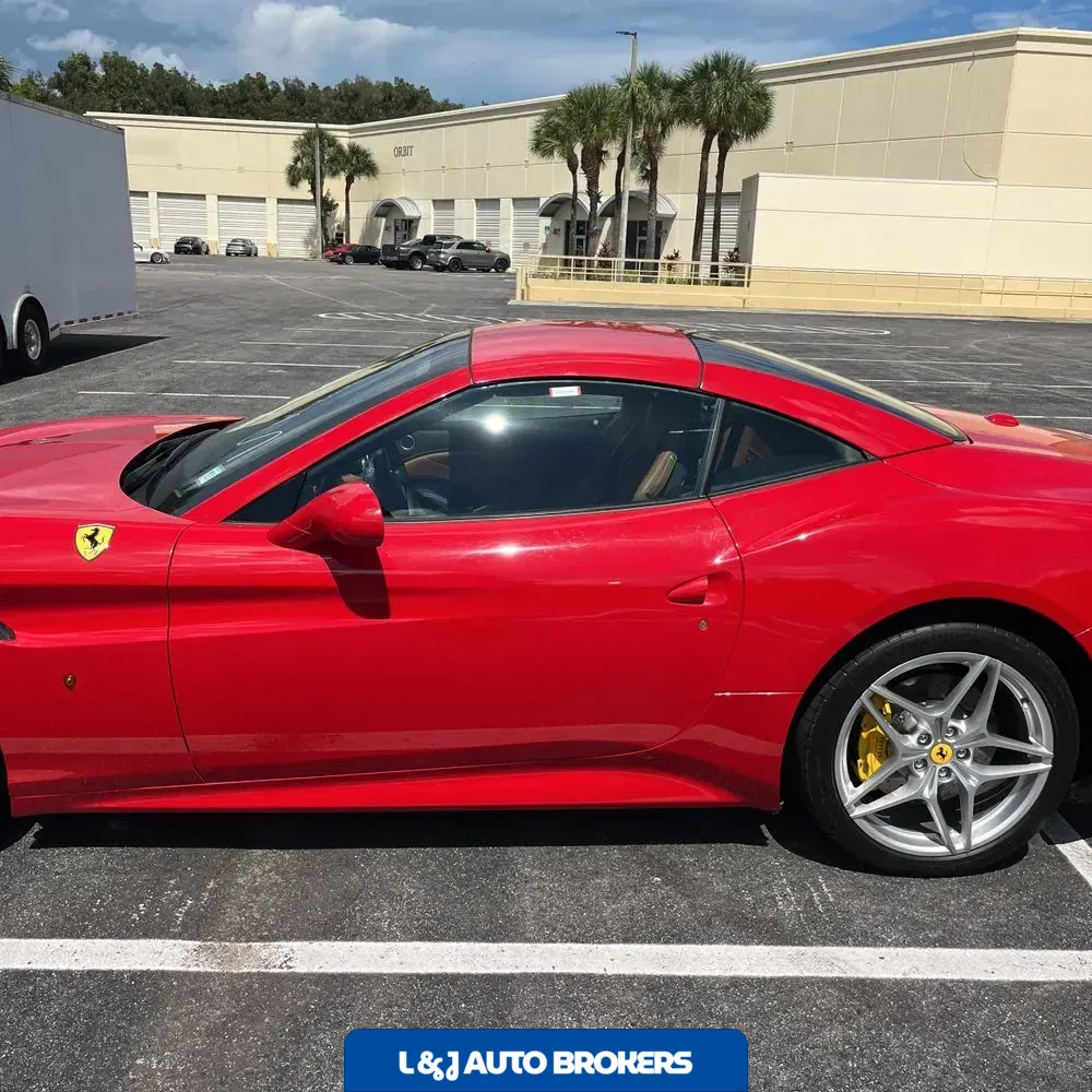 2016 Ferrari California T Base