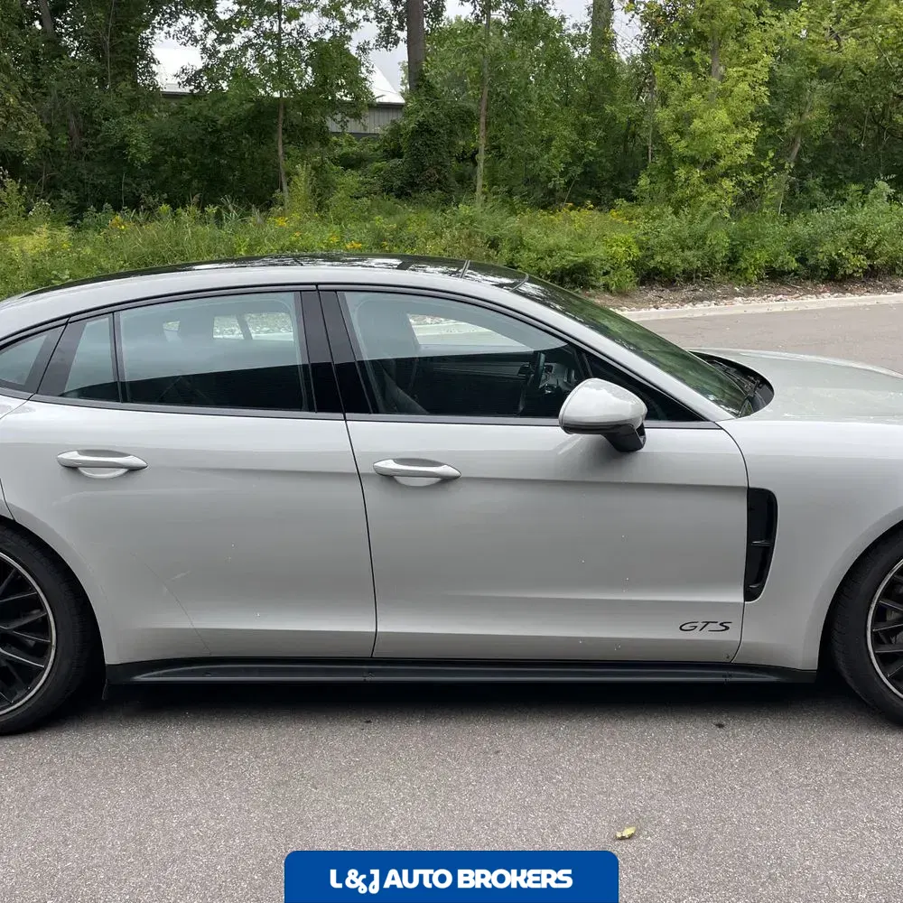 2022 Porsche Panamera GTS