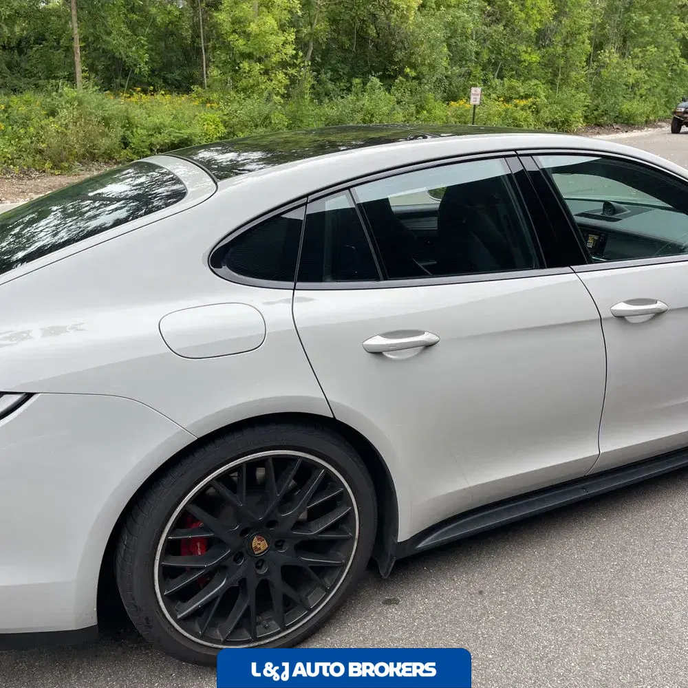 2022 Porsche Panamera GTS