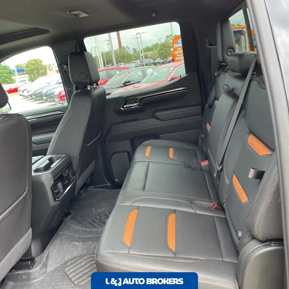 2023 GMC Sierra 1500 AT4