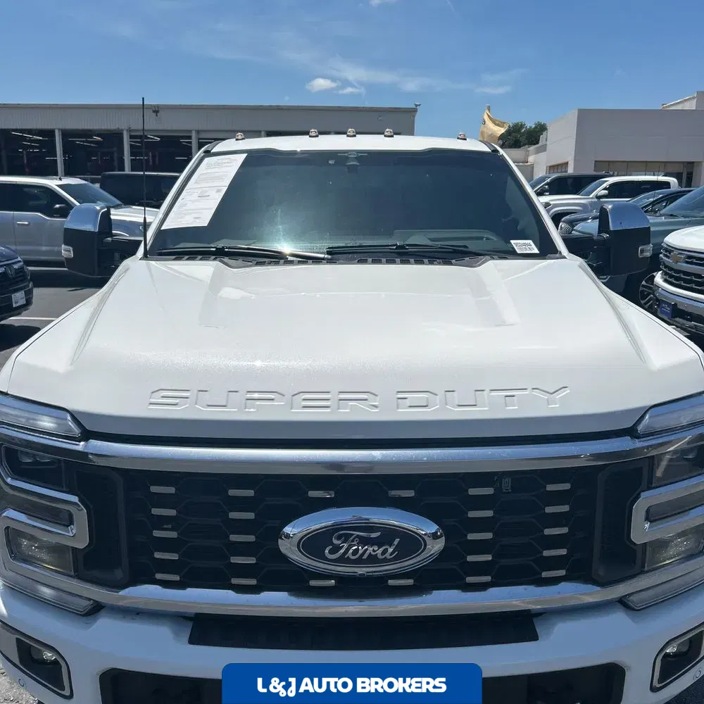 2023 Ford F-450 Super Duty Platinum