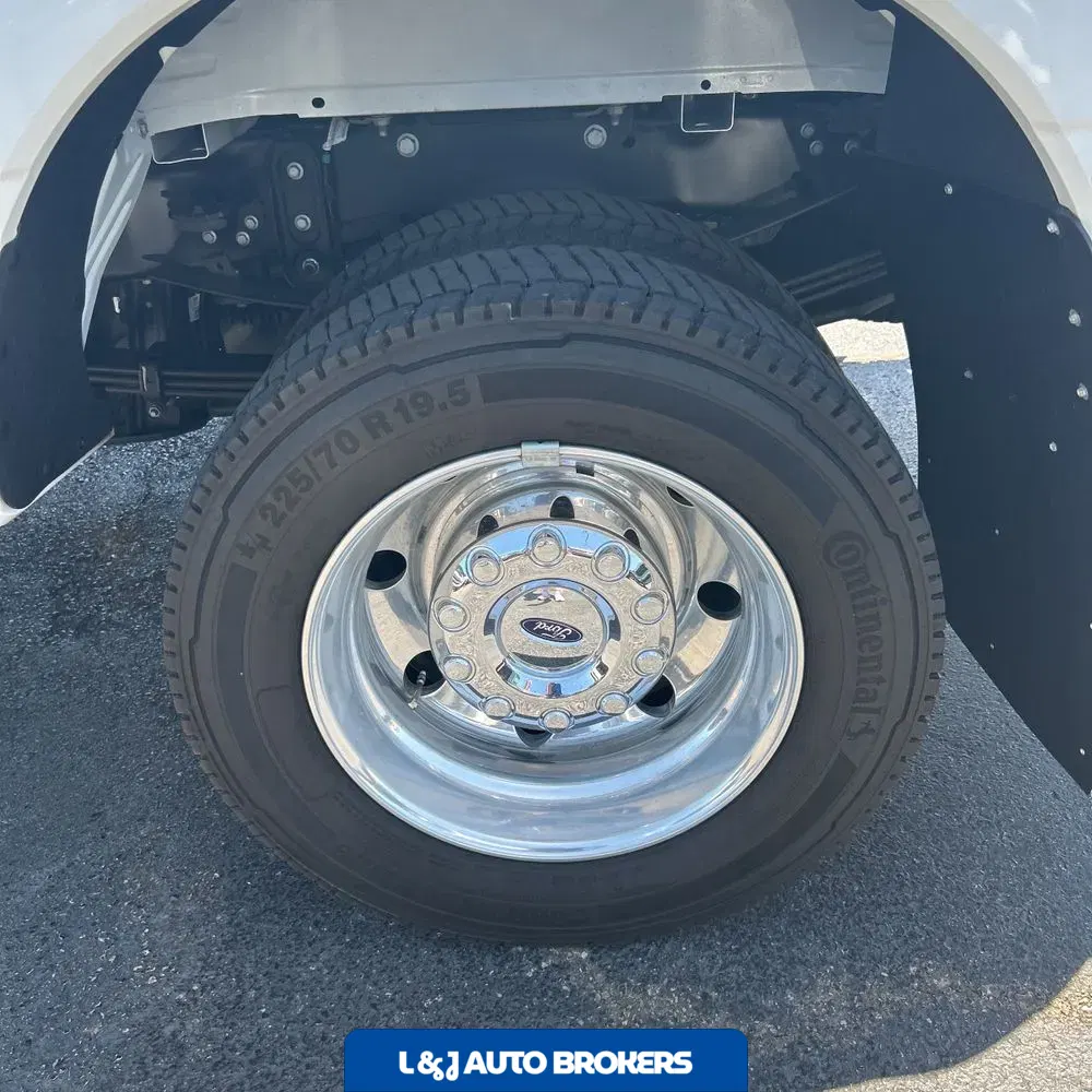 2023 Ford F-450 Super Duty Platinum