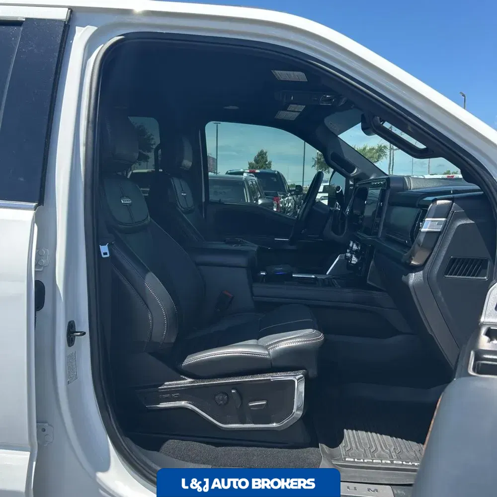 2023 Ford F-450 Super Duty Platinum
