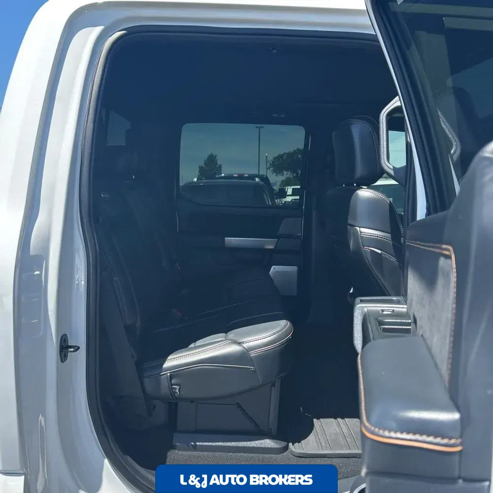 2023 Ford F-450 Super Duty Platinum