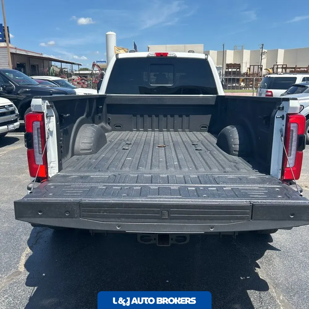 2023 Ford F-450 Super Duty Platinum