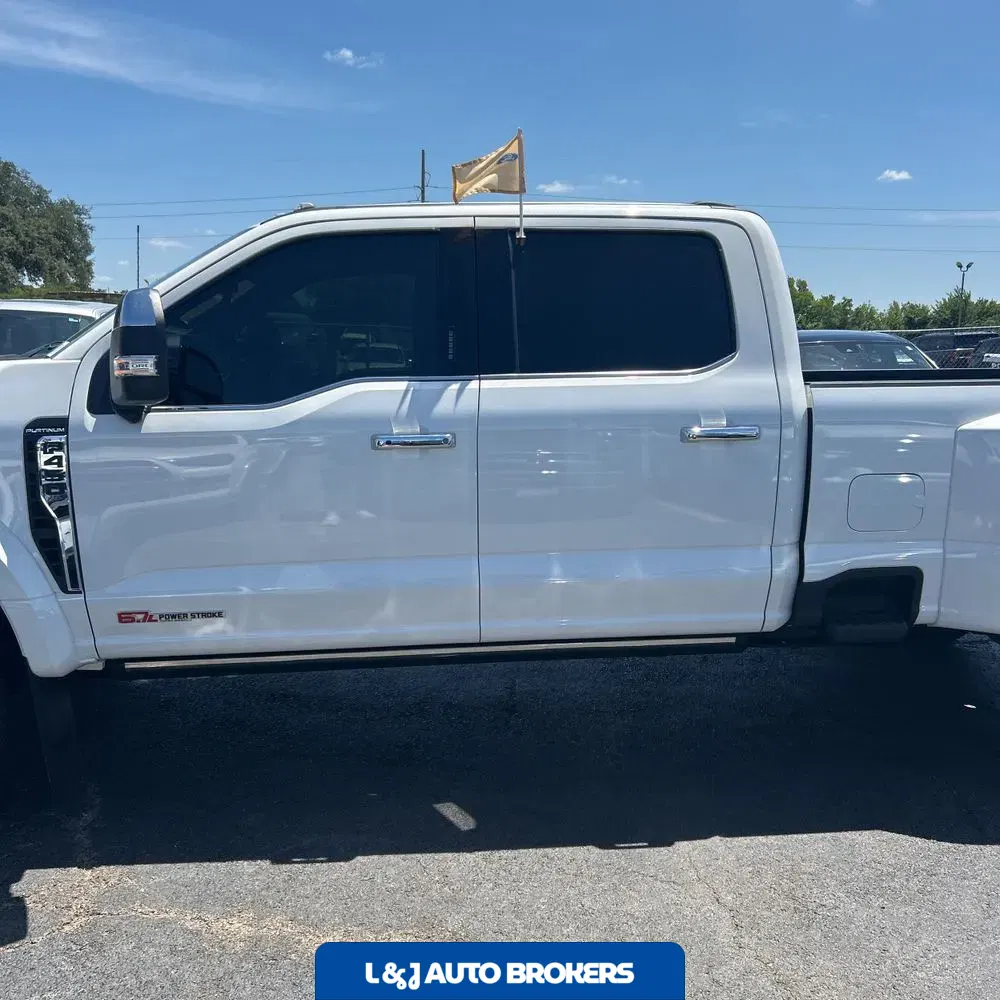 2023 Ford F-450 Super Duty Platinum