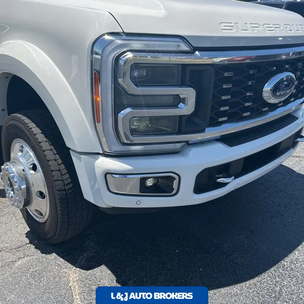 2023 Ford F-450 Super Duty Platinum