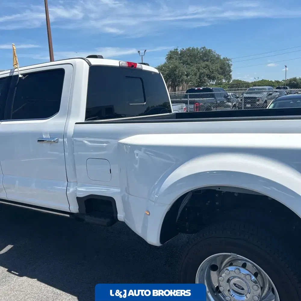 2023 Ford F-450 Super Duty Platinum