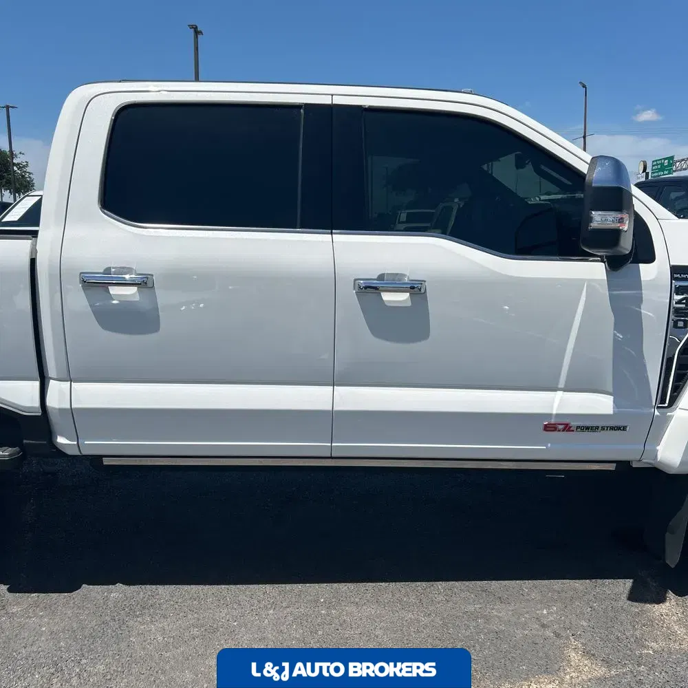 2023 Ford F-450 Super Duty Platinum