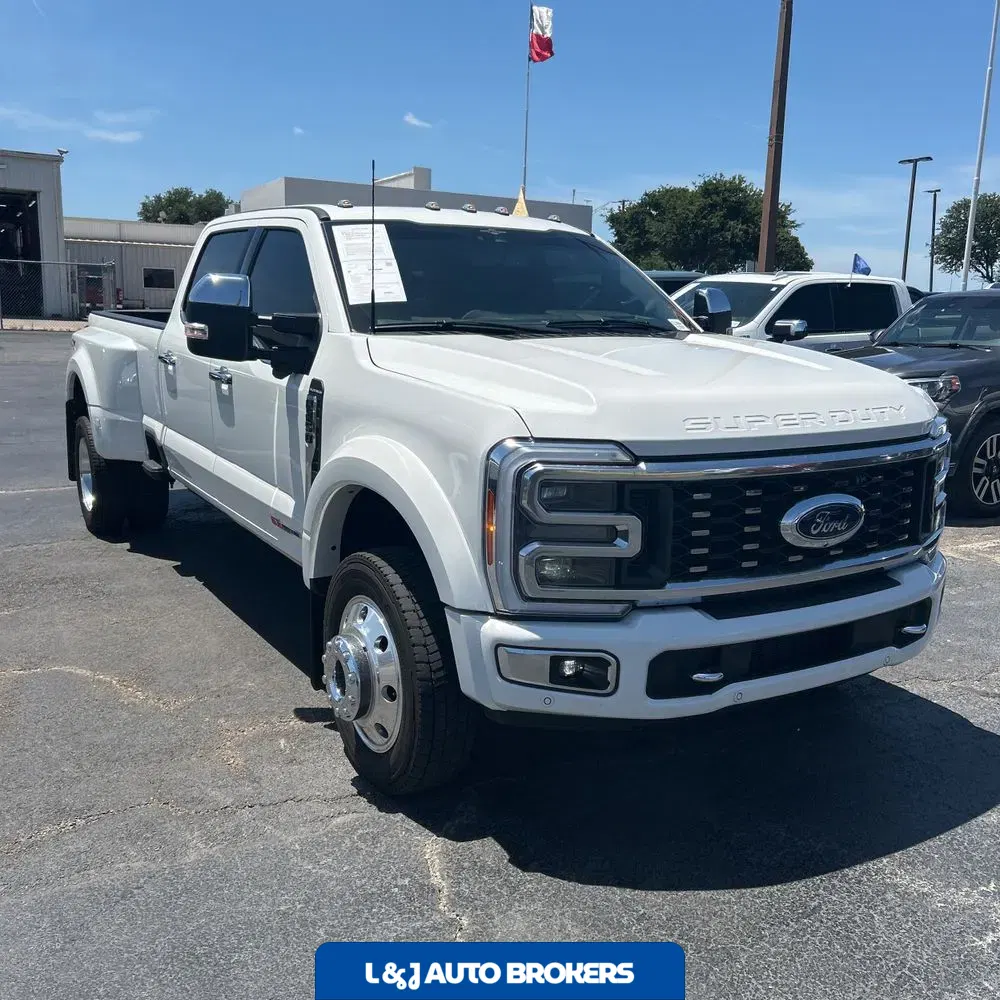 2023 Ford F-450 Super Duty Platinum
