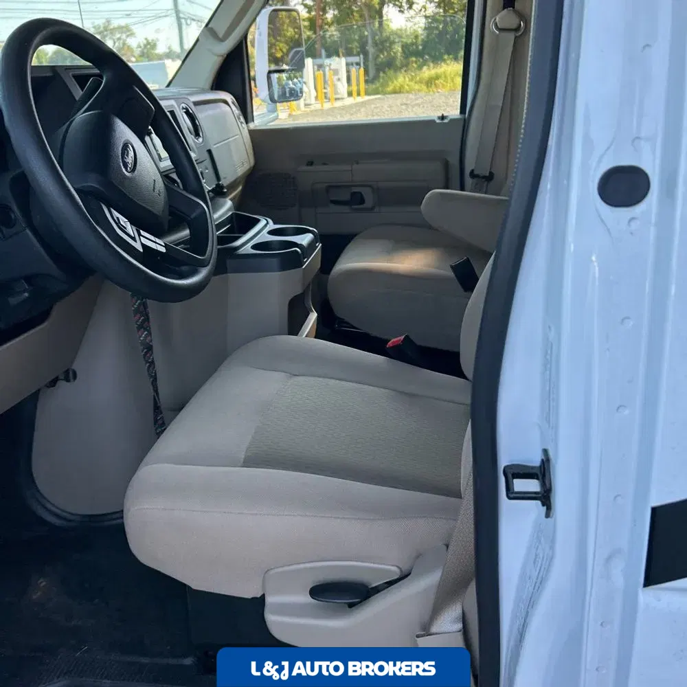2022 Ford Commercial Vans E350