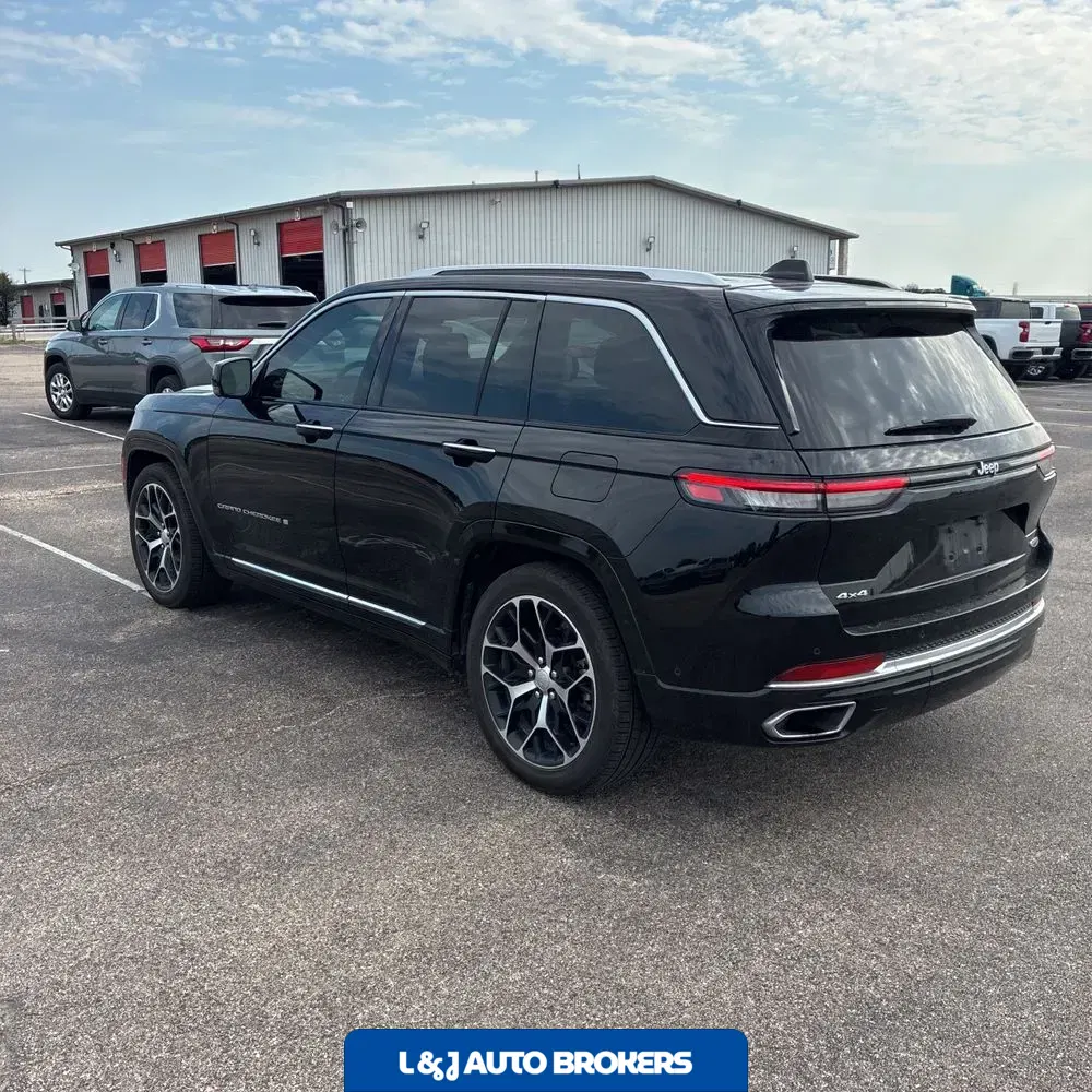 2023 Jeep Grand Cherokee Summit Reserve