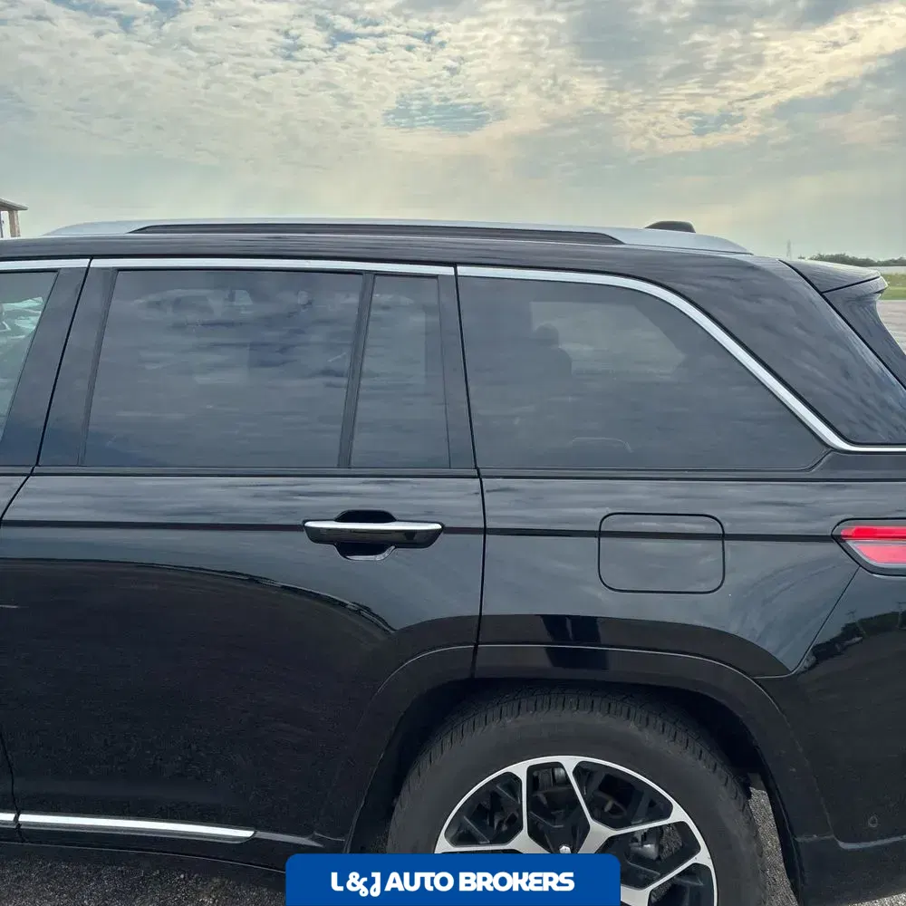 2023 Jeep Grand Cherokee Summit Reserve