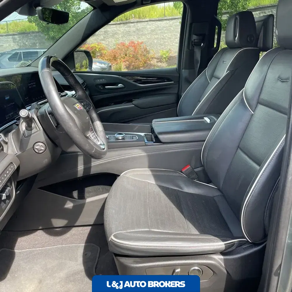 2023 Cadillac Escalade Sport