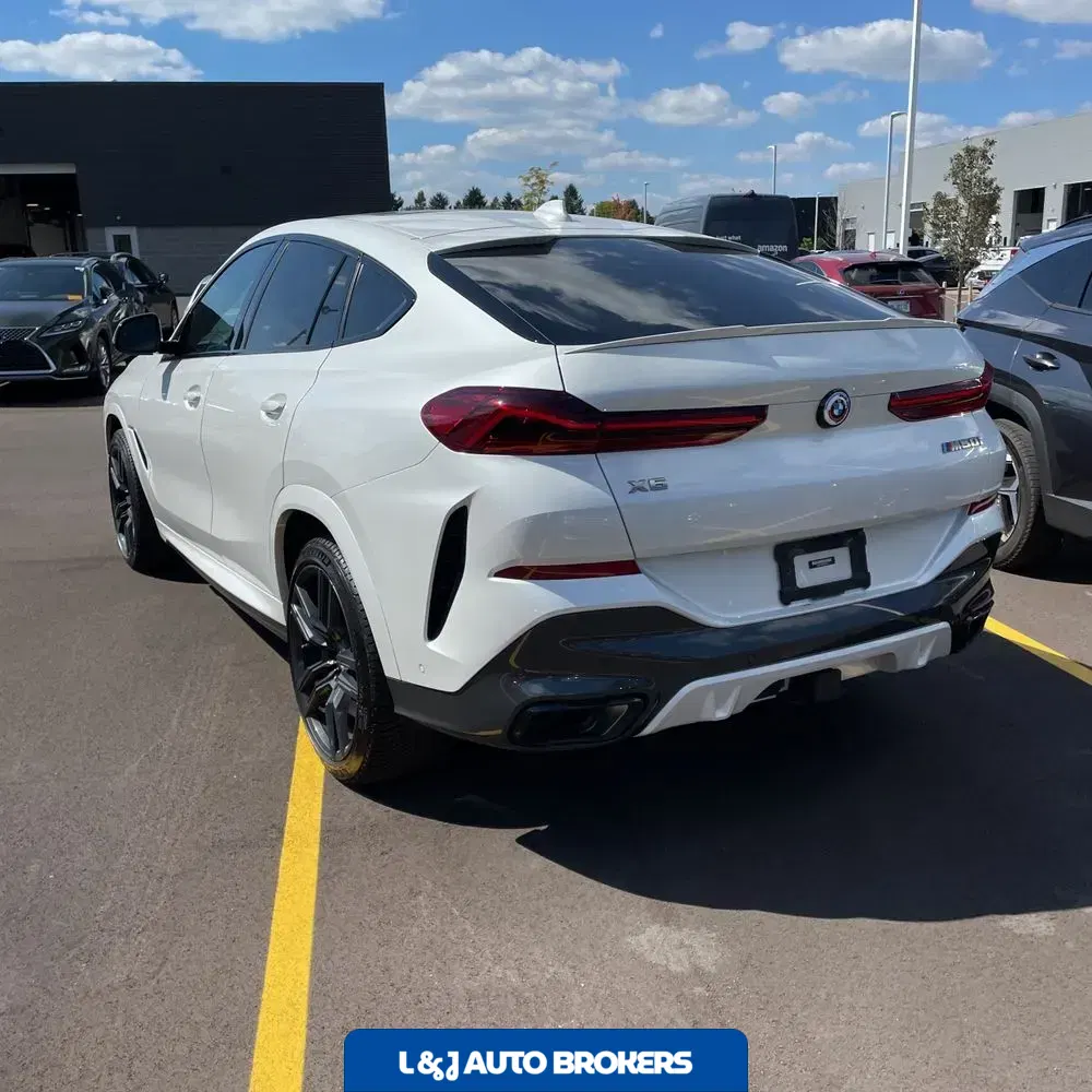 2023 BMW X6 M50i