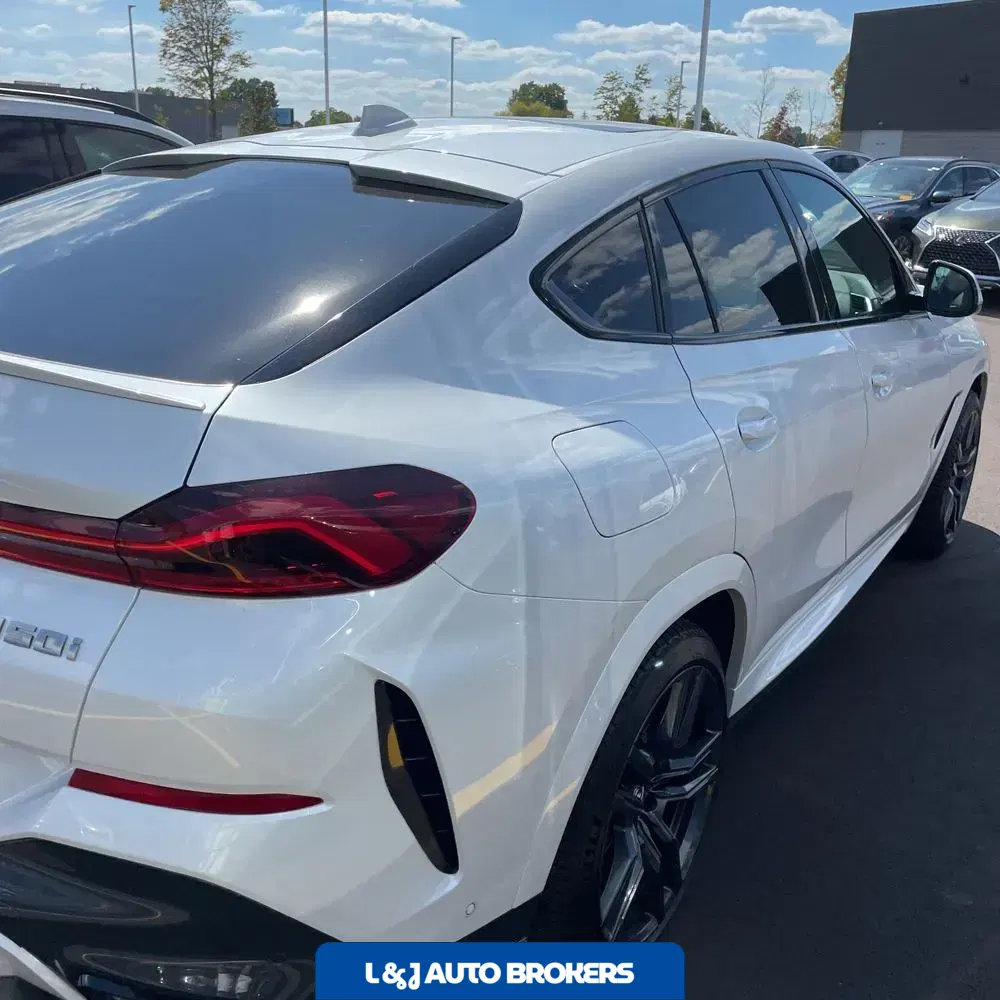 2023 BMW X6 M50i