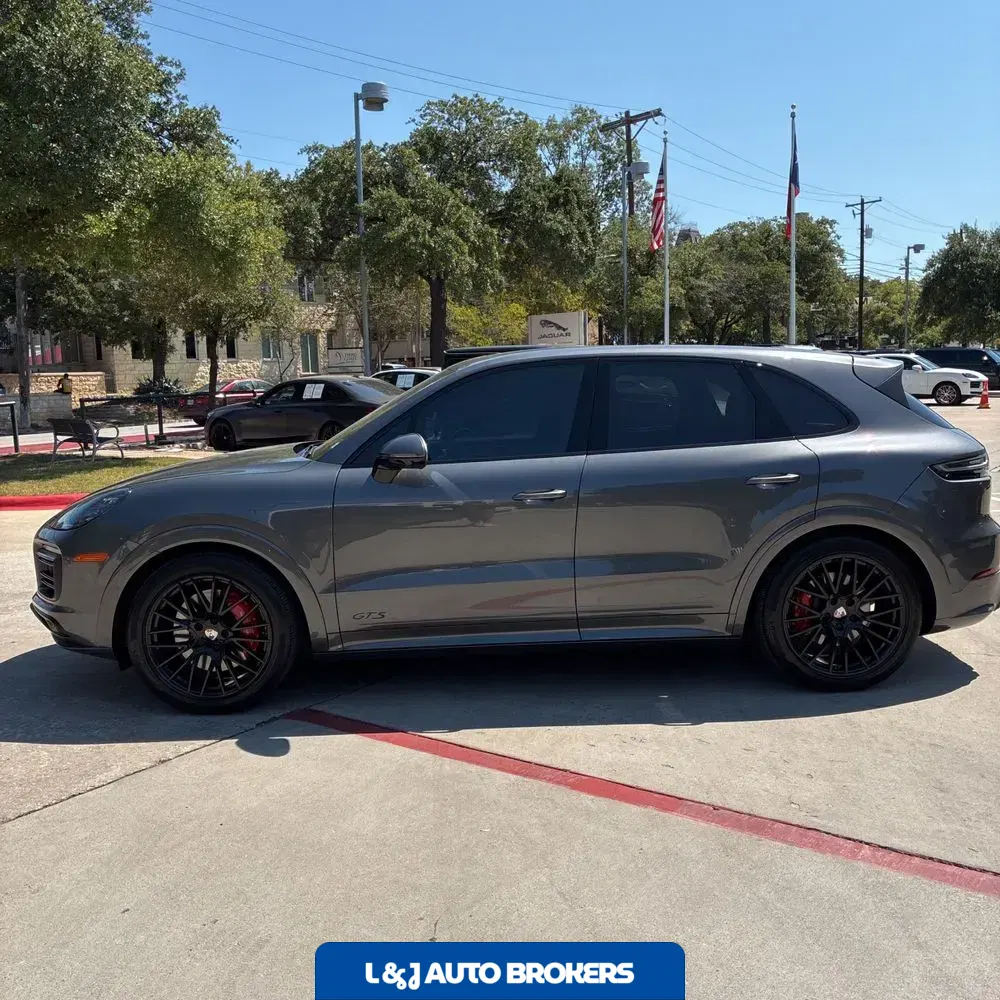 2023 Porsche Cayenne GTS