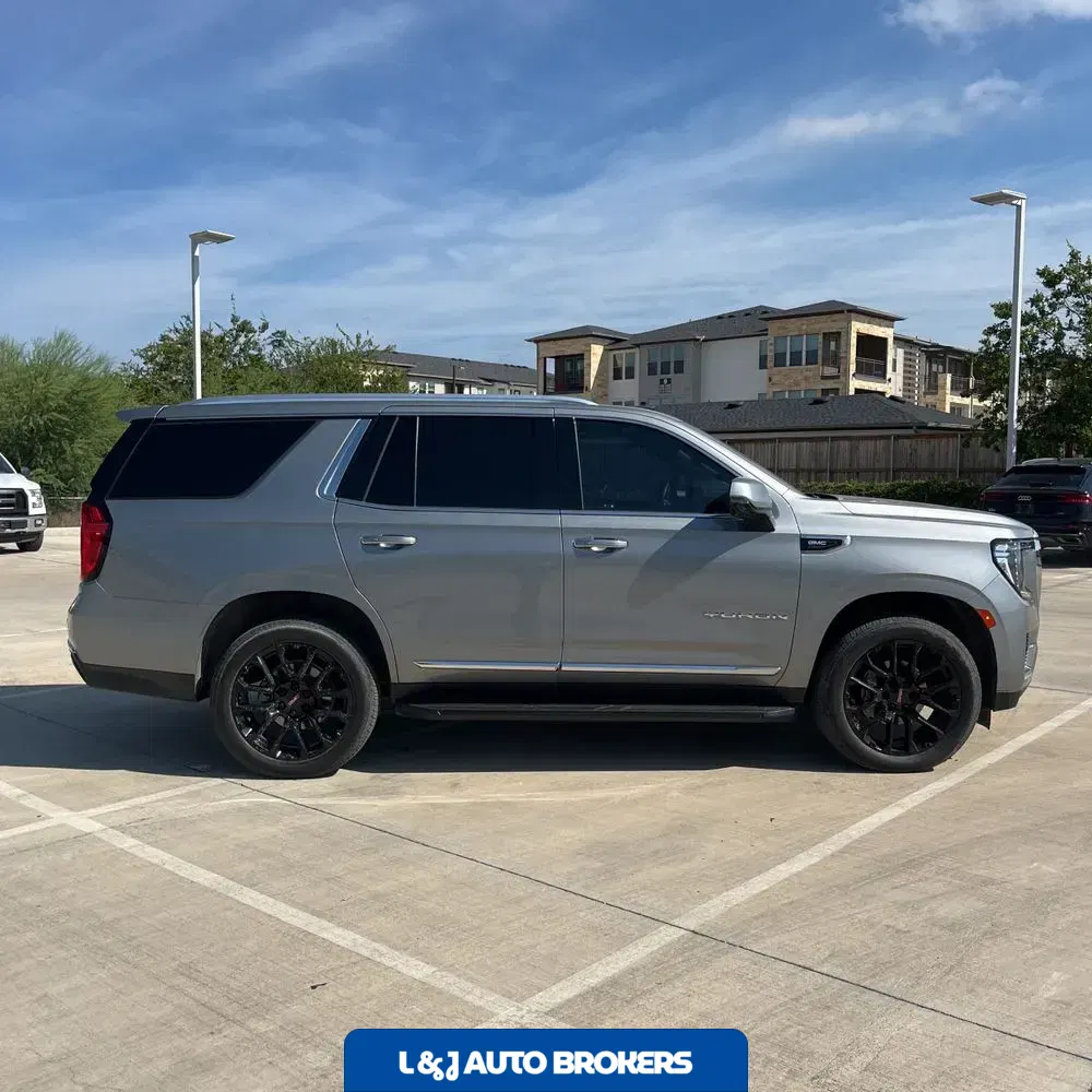 2023 GMC Yukon SLT