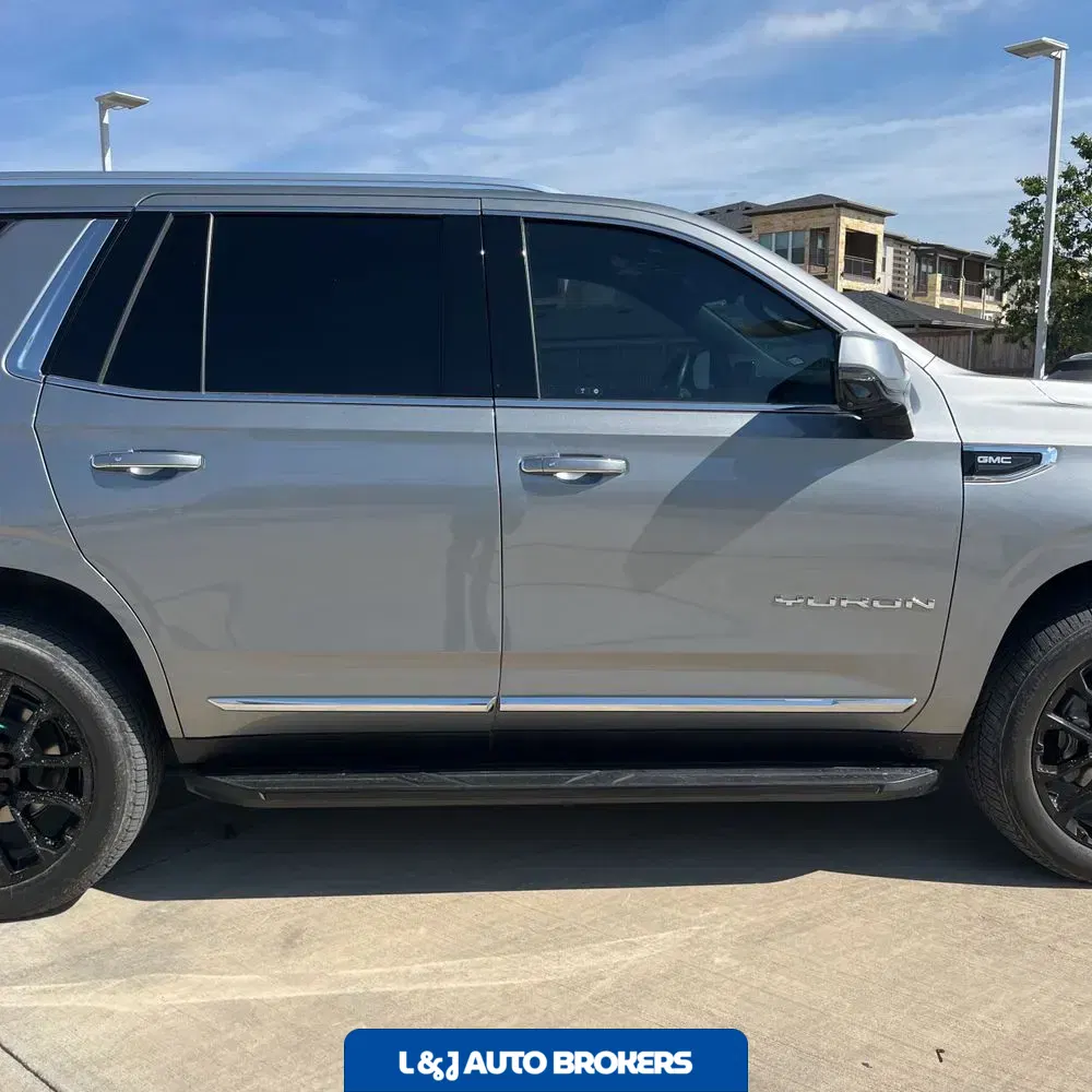 2023 GMC Yukon SLT
