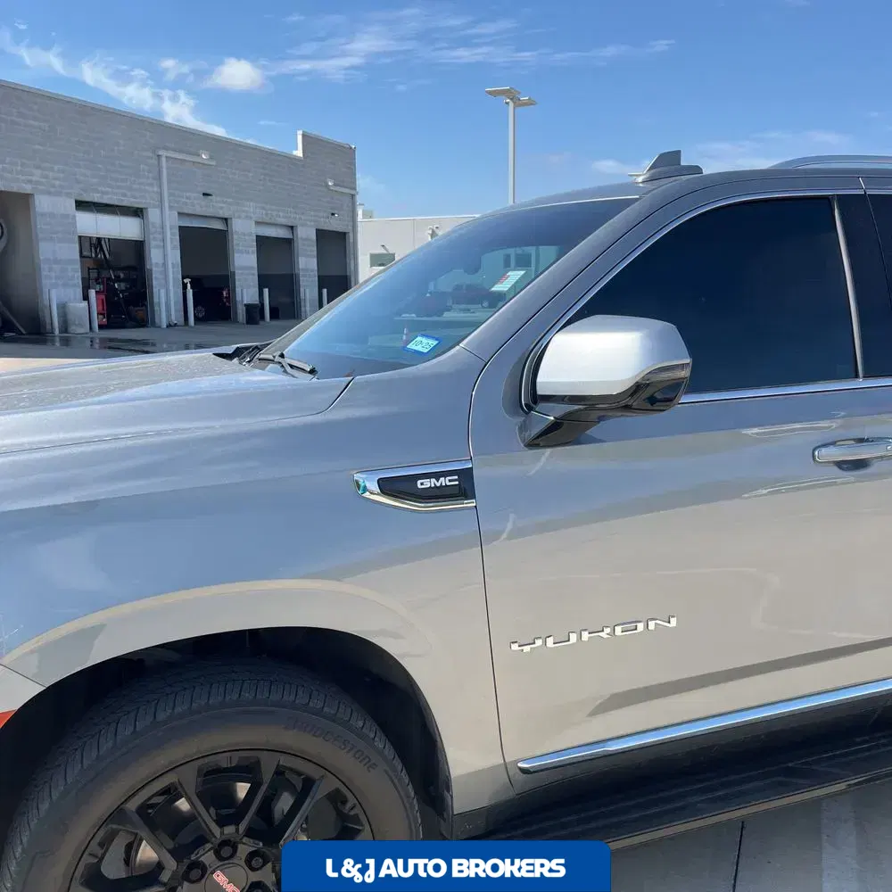 2023 GMC Yukon SLT