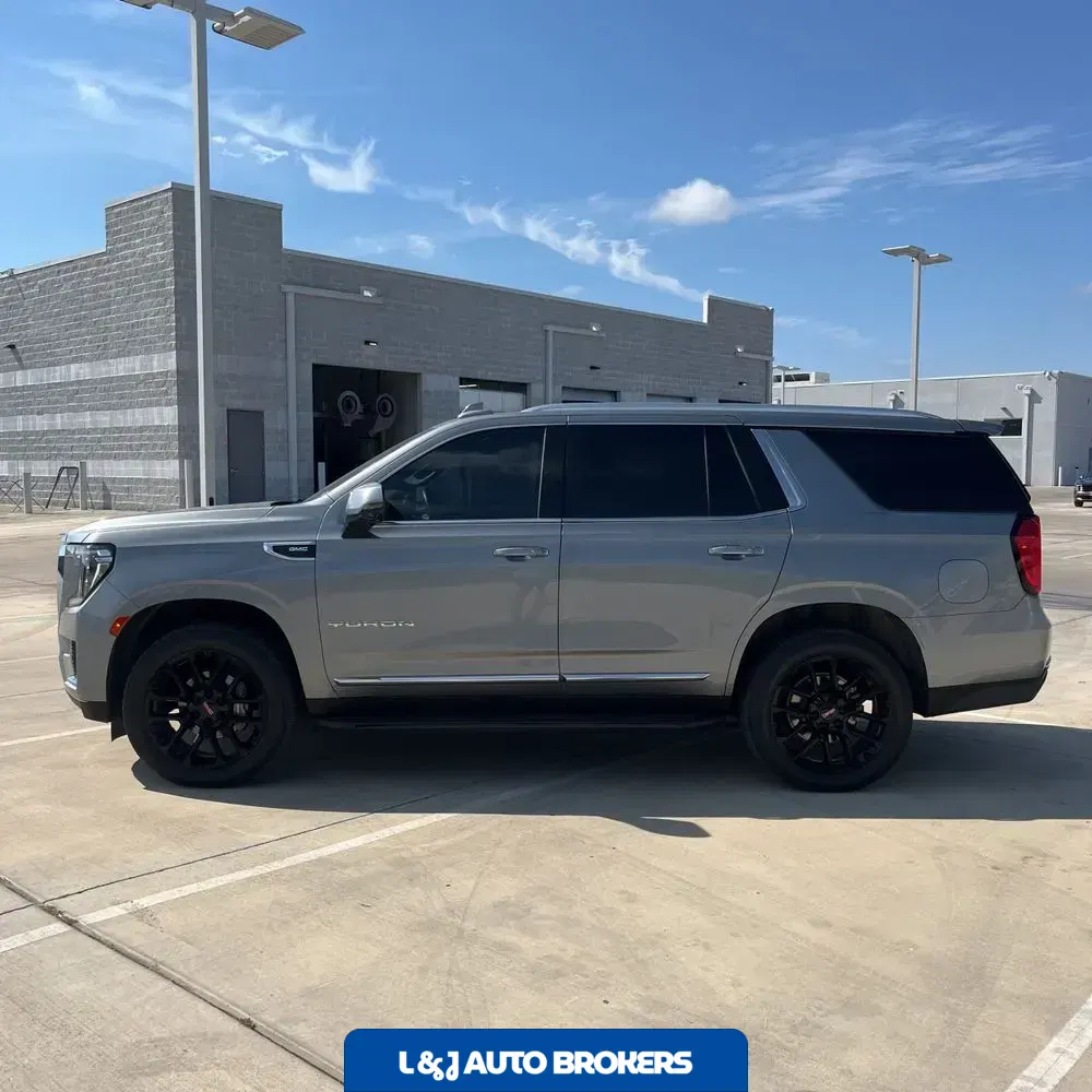 2023 GMC Yukon SLT