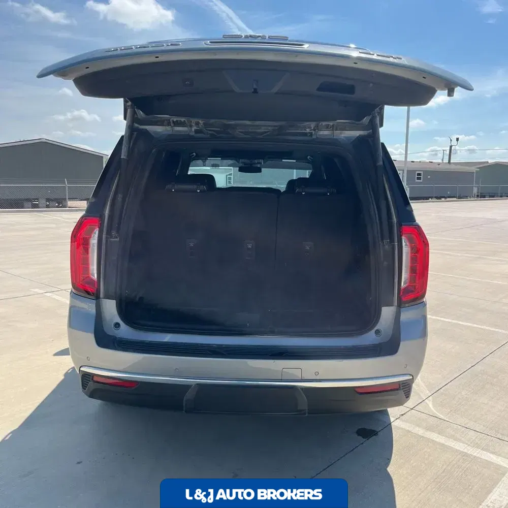 2023 GMC Yukon SLT