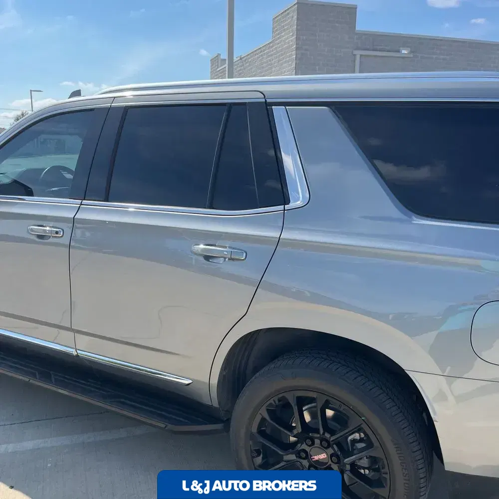 2023 GMC Yukon SLT