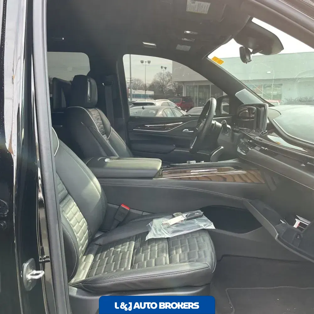 2024 Cadillac Escalade ESV Sport Platinum