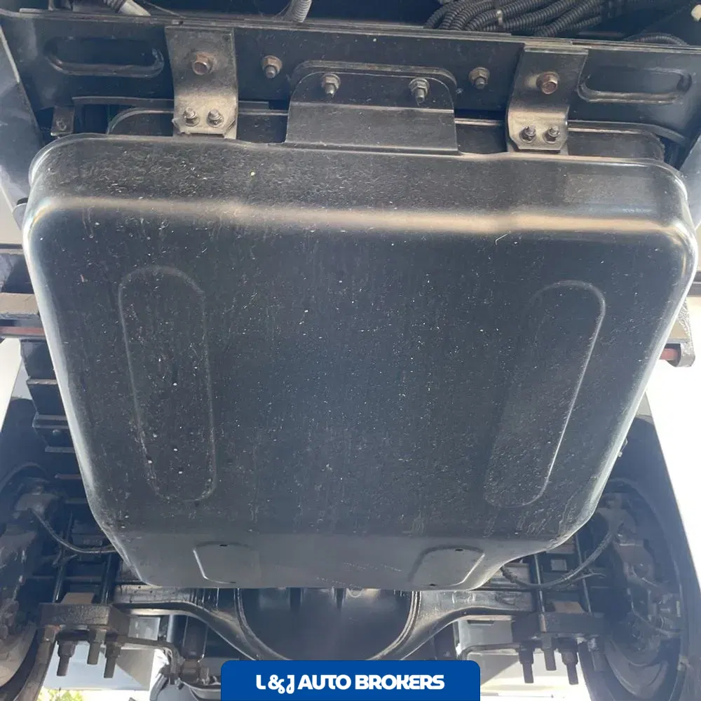 2023 Chevrolet Silverado 5500 W/T
