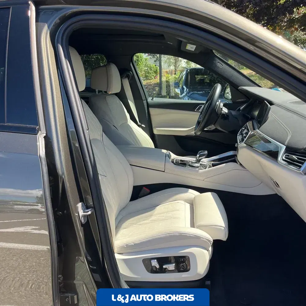 2023 BMW X6 M50i