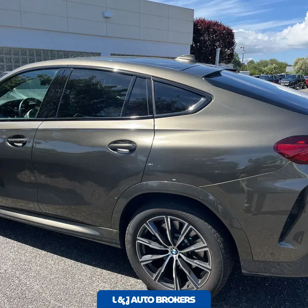 2023 BMW X6 M50i