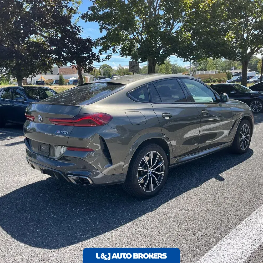 2023 BMW X6 M50i