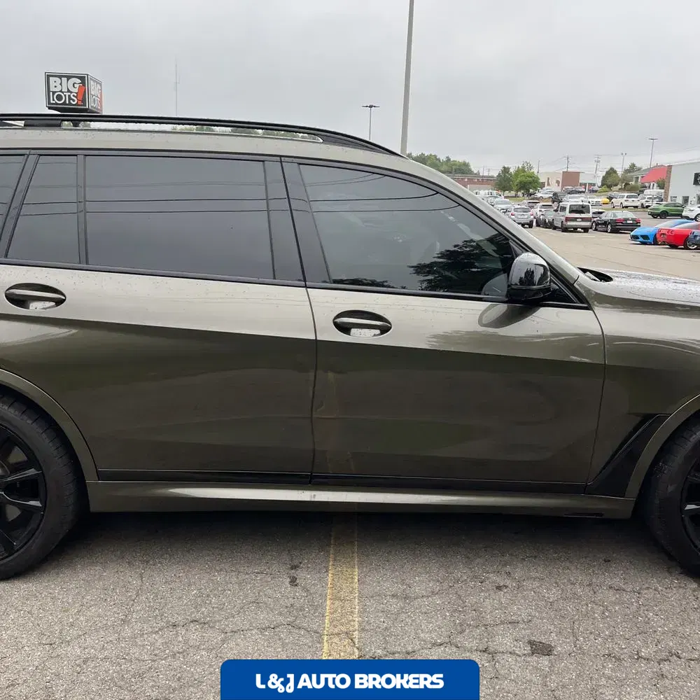 2024 BMW X7 M60i