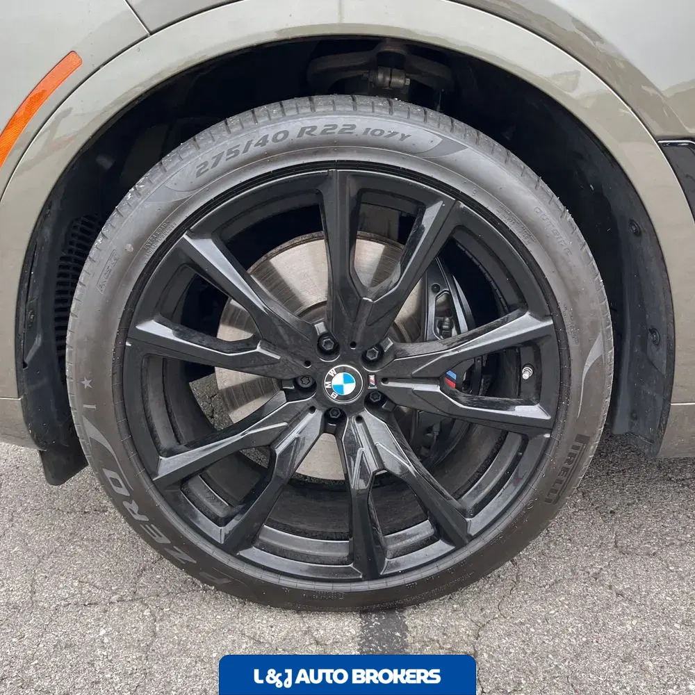 2024 BMW X7 M60i