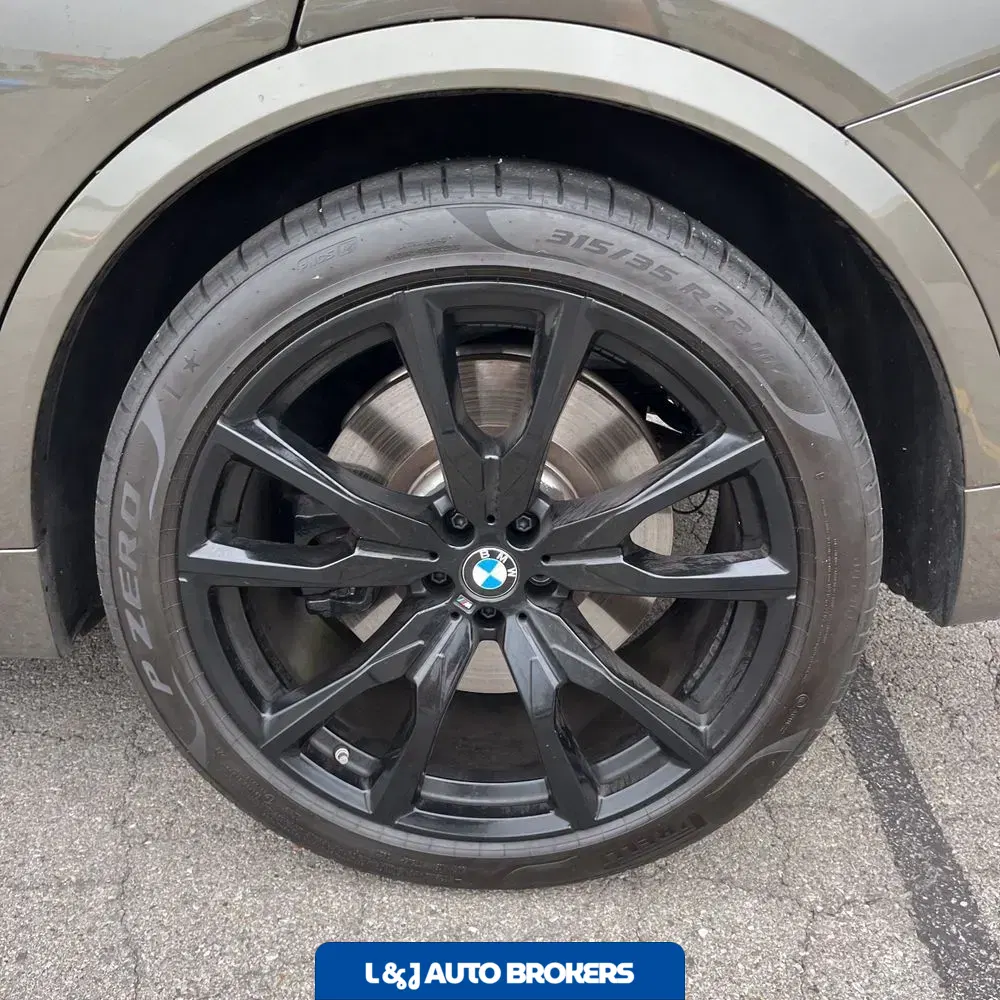 2024 BMW X7 M60i