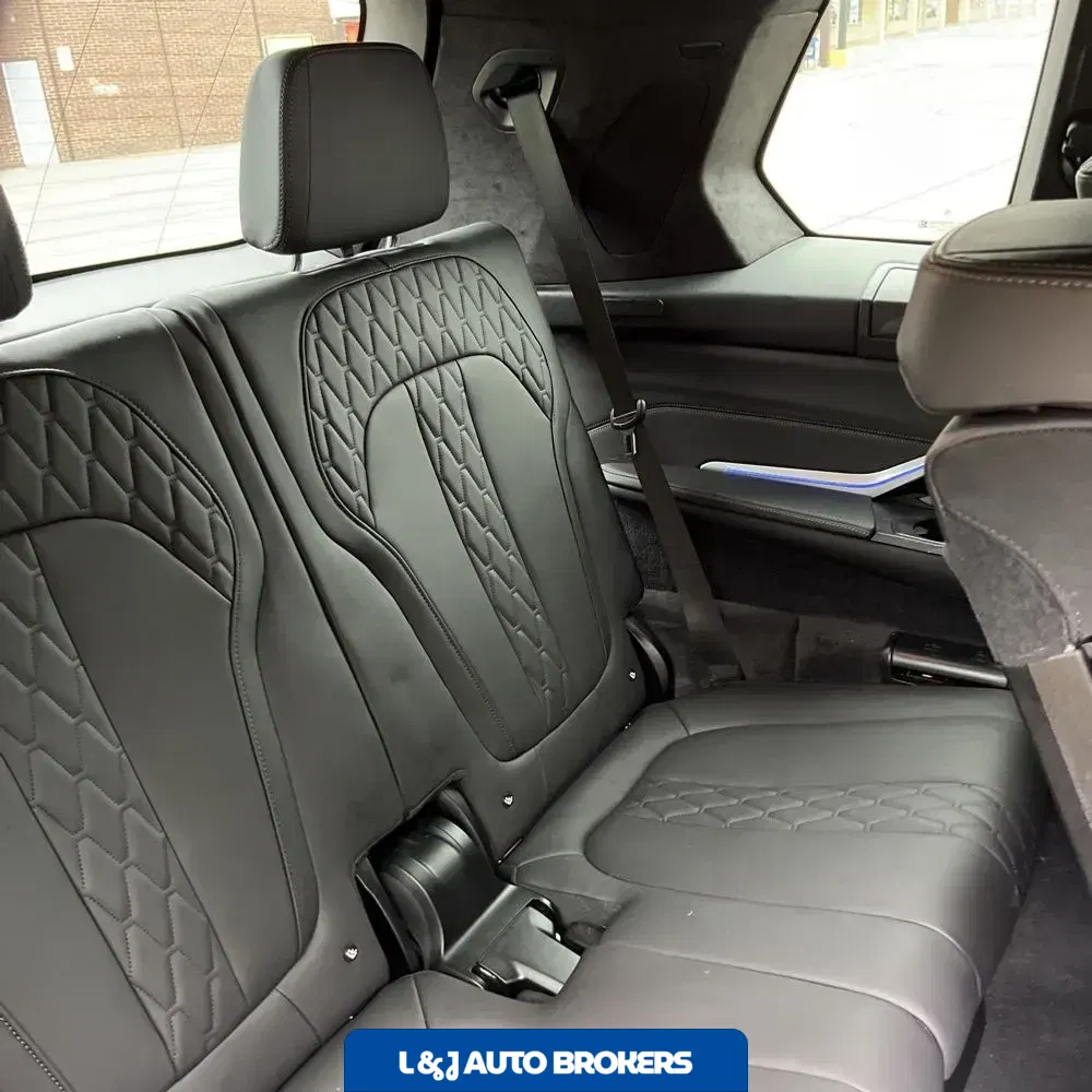 2024 BMW X7 M60i