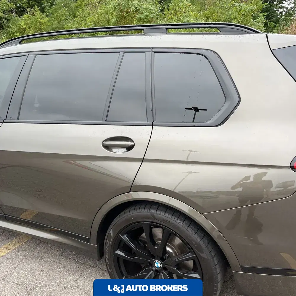 2024 BMW X7 M60i