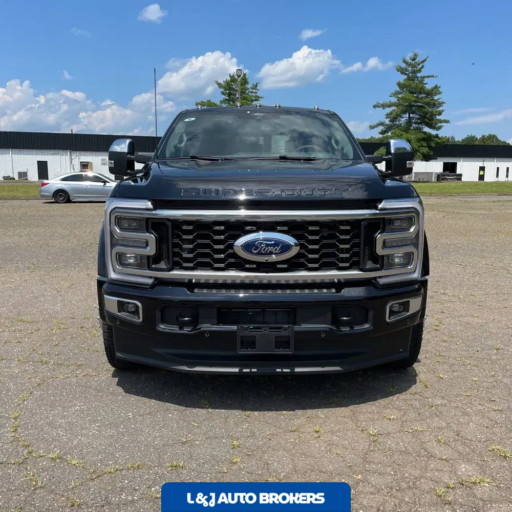 2025 Ford F-450 Super Duty Platinum