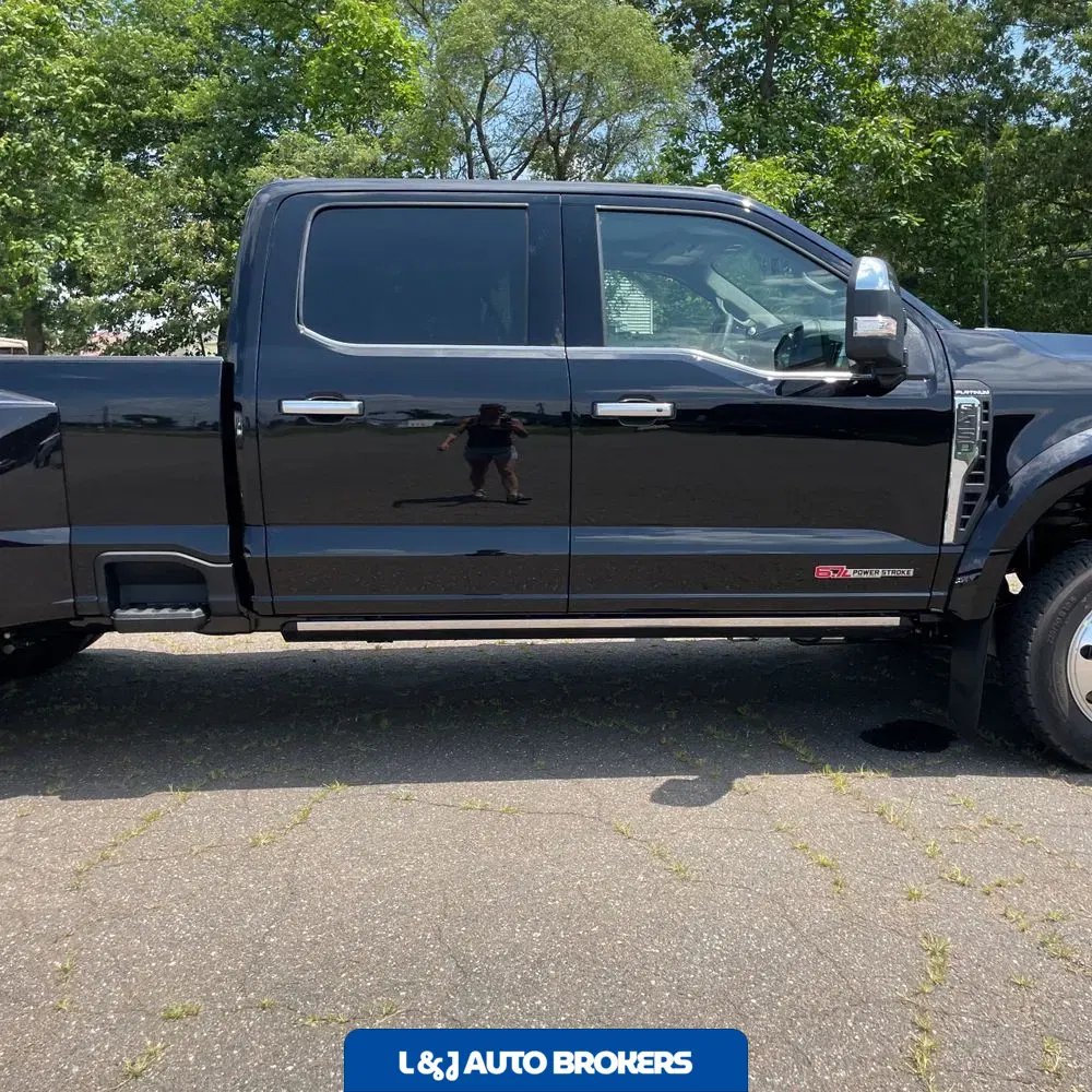 2025 Ford F-450 Super Duty Platinum