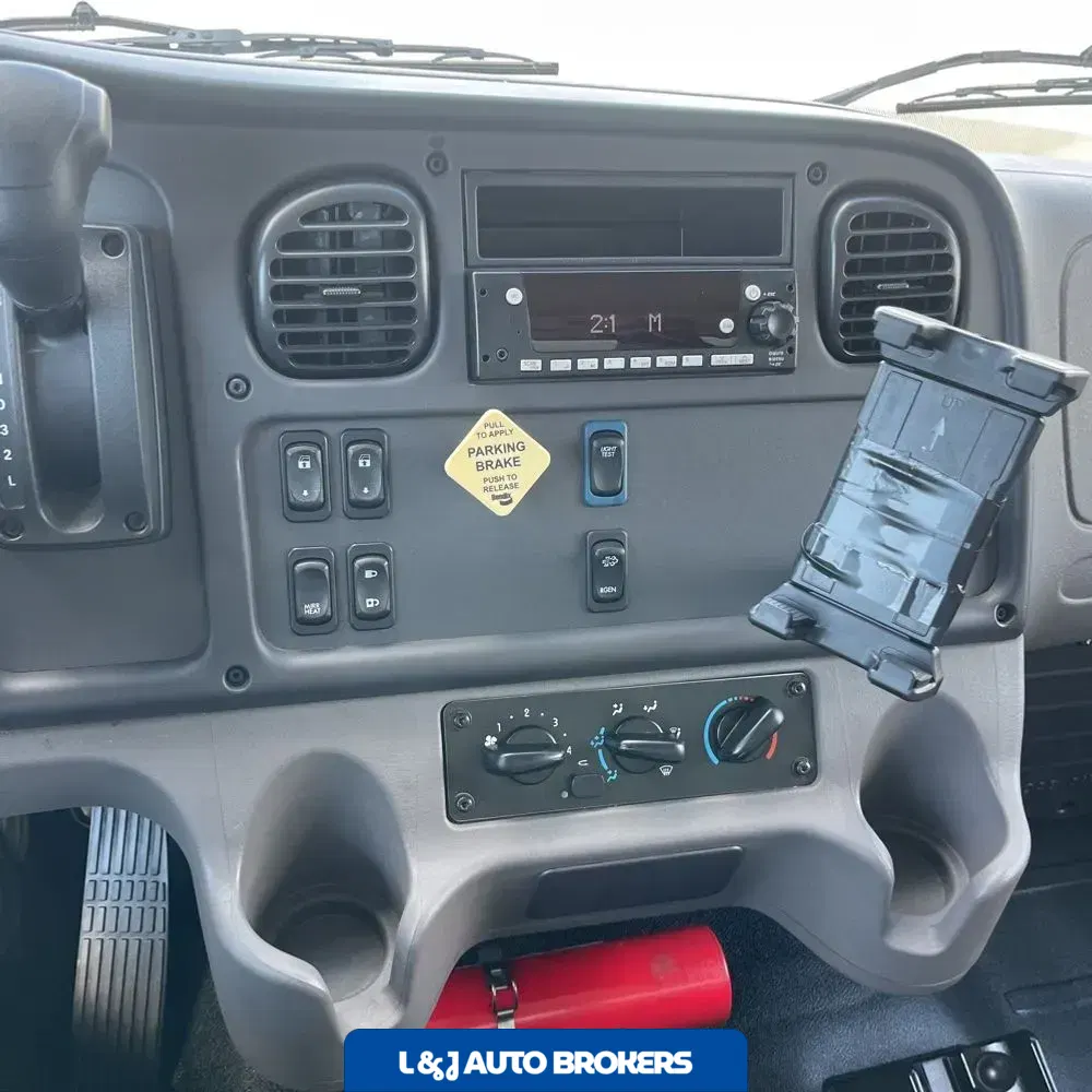 2024 Freightliner M2 106