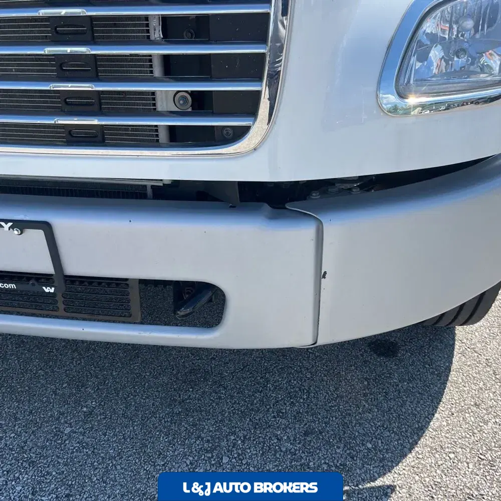 2024 Freightliner M2 106