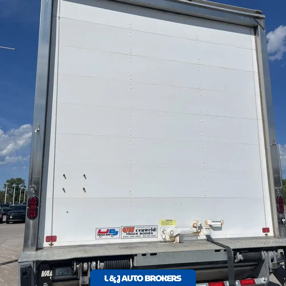 2024 Freightliner M2 106
