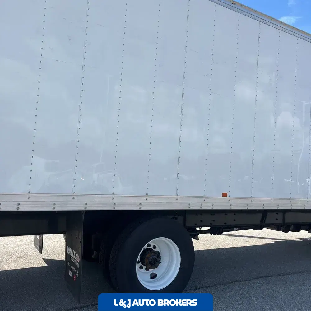 2024 Freightliner M2 106