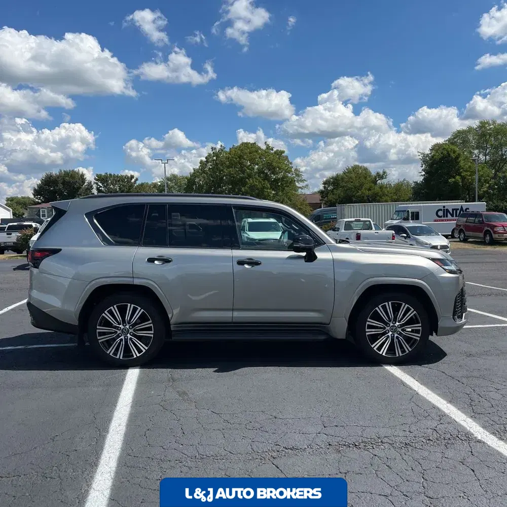 2023 Lexus LX 600 Luxury