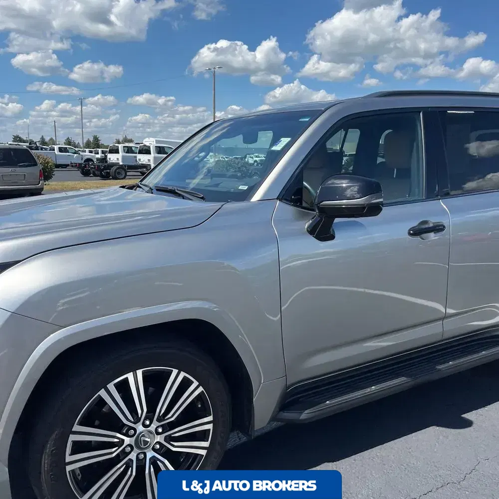 2023 Lexus LX 600 Luxury
